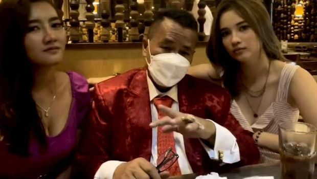 Aspri ke-15 Hotman Paris Main Sinetron, Ini Momen Kulinerannya