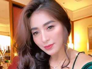 Potret Gege Fransiska yang Bahagia Bisa Dimanja Jubin Nautiyal Potret Gege Fransiska yang Bahagia Bisa Dimanja Jubin Nautiyal