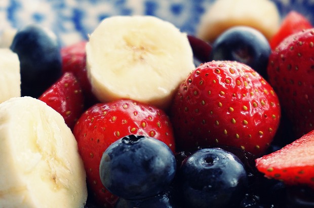 Ilustrasi kombinasi buah-buahan/Foto: Pexels/Suzy Hazelwood