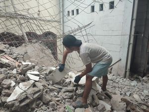 Ketua RT Ungkap Kejadian Sebelum Indekos di Jaksel Roboh: Debu Berjatuhan Ketua RT Ungkap Kejadian Sebelum Indekos di Jaksel Roboh: Debu Berjatuhan