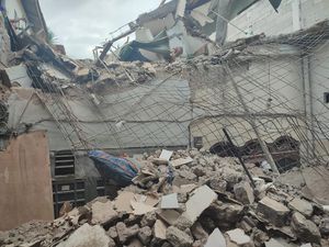 Sedihnya Dahlan Kehilangan Pengontrak gegara Indekos di Pancoran Ambruk Sedihnya Dahlan Kehilangan Pengontrak gegara Indekos di Pancoran Ambruk