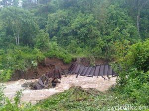 6 Jembatan di Bengkulu Rusak Disapu Banjir, 3 Orang jadi Korban