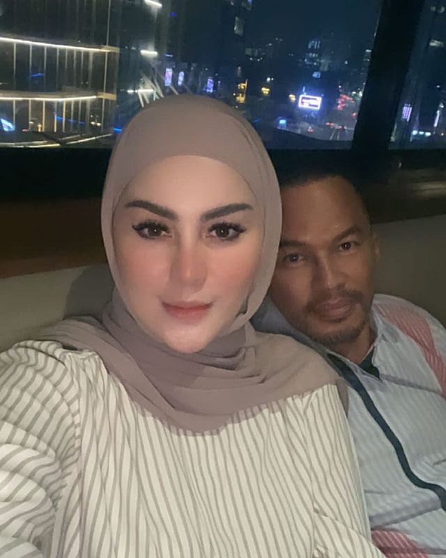 Jennifer Dunn dan Faisal Harris Jennifer Dunn dan Faisal Harris