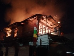 Kebakaran Rumah di Duren Sawit Jaktim, 9 Damkar Meluncur