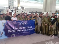 Lepas Rombongan Umrah DPP-DPW PAN, Zulhas Titip Doa Ini Jelang Pemilu