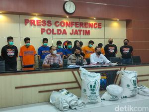 7 Orang Komplotan Penggelapan 30 Ton Gula Rafinasi Diringkus 7 Orang Komplotan Penggelapan 30 Ton Gula Rafinasi Diringkus