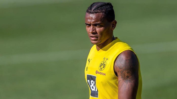 BAD RAGAZ, SWITZERLAND - 16.07.2022: Manuel Akanji of Borussia Dortmund Looks on during the Borussia Dortmund Pre-Season Training Session on July 16, 2022 in Bad Ragaz, Switzerland. (Photo by Harry Langer/DeFodi Images via Getty Images)