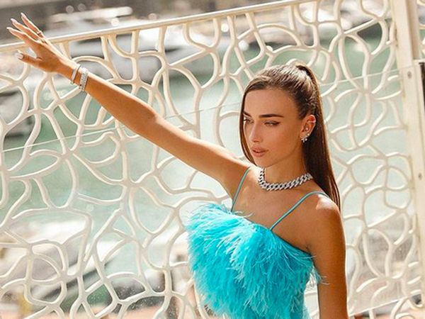 7 Potret Model Seksi Ukraina yang Diisukan Pacar Baru Leonardo DiCaprio