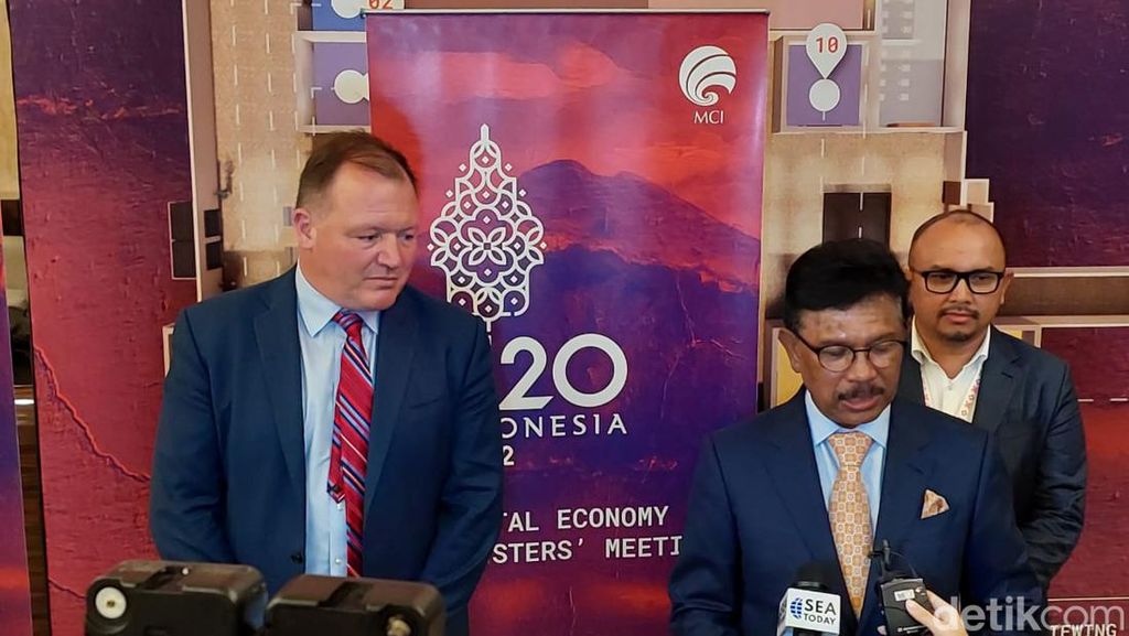 Gaya Menteri Inggris, Jepang Sampai Singapura Temui Menkominfo Gaya Menteri Inggris, Jepang Sampai Singapura Temui Menkominfo