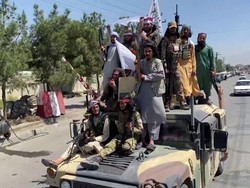 Sorak-sorai Taliban Rayakan Satu Tahun Kepergian AS dari Afghanistan