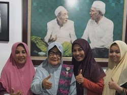 Mengenang Nyai Maimoen yang Dikenal Ahli Silaturahmi
