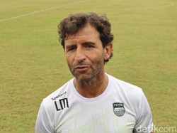 Luis Milla Beri Dukungan untuk Robi Darwis dan Kakang Rudianto