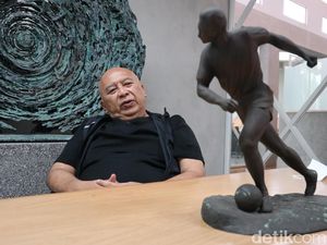 Wujud Mini Patung Persib Karya Nyoman Nuarta