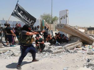 Detik-detik Mencekam Baku Tembak Demonstran dan Militer Irak Detik-detik Mencekam Baku Tembak Demonstran dan Militer Irak