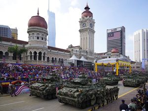 Potret Parade HUT Kemerdekaan Malaysia ke-65, Semarak Banget