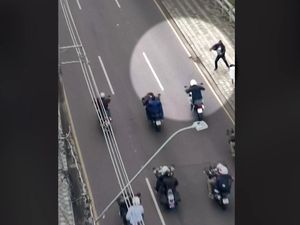 Presiden Brasil Dilempari saat Ikut Konvoi Motor