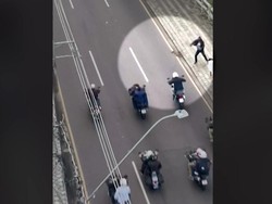 Presiden Brasil Dilempari saat Ikut Konvoi Motor