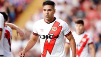 Radamel Falcao sudah berusia 36 tahun dan bermain di Rayo Vallecano sejak musim lalu. Akankah musim ini Falcao bisa lebih galak lagi? Musim lalu dirinya hanya bikin enam gol dari 22 laga (Getty Images)