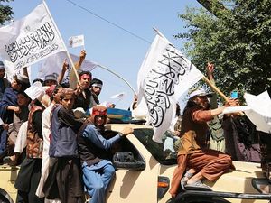 Sorak-sorai Taliban Rayakan Setahun AS Hengkang dari Afghanistan