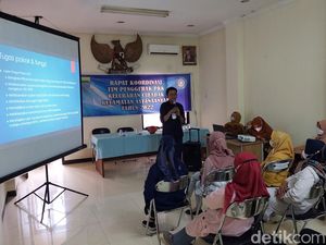 Saat Emak-emak di Bandung Antusias Ikuti Sosialisasi HIV/AIDS Saat Emak-emak di Bandung Antusias Ikuti Sosialisasi HIV/AIDS