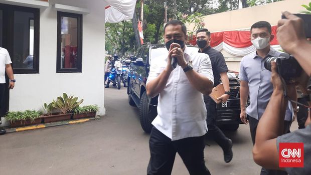 Tim khusus Polri mendatangi kantor Komisi Nasional Hak Asasi Manusia (Komnas HAM), Jakarta Pusat pada hari ini, Kamis (1/7).