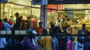 Toko Miras di India Diserbu Pembeli hingga Raknya Kosong, Ada Apa?