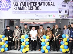 Waket MPR Harap Sekolah Binaan UAH di Bekasi Cetak Tokoh Bangsa Hebat