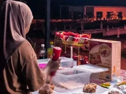 Hii Seram! Warung Nasi hingga Warkop Ini Ada di Tengah Kuburan