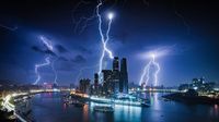 16 Foto Spektakuler Cuaca, dari Sambaran Petir sampai Kabut di Tibet