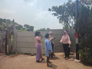 Keluh Kesah Warga Tirtajaya Depok Akses Jalannya Ditembok Rudi Samin Keluh Kesah Warga Tirtajaya Depok Akses Jalannya Ditembok Rudi Samin