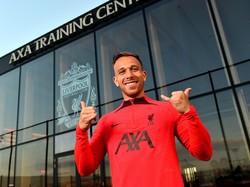 Arthur Diragukan Tepat buat Liverpool