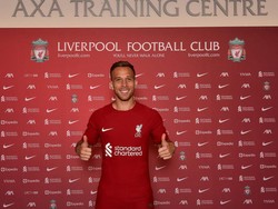 Arthur Belum Bisa Main Lawan Everton