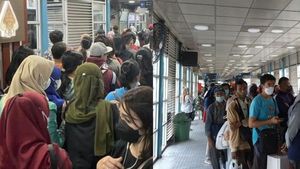 Before After Halte Harmoni, Kini Tanpa Kedai Kopi Usai Dikritik