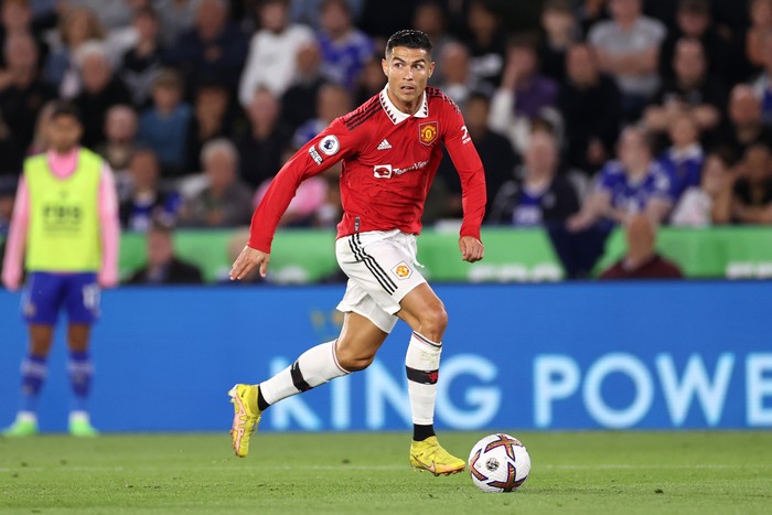 LEICESTER, ENGLAND - SEPTEMBER 01: Cristiano Ronaldo of Manchester United in action during the Premier League match between Leicester City and Manchester United at The King Power Stadium on September 01, 2022 in Leicester, England. (Photo by Ryan Pierse/Getty Images)