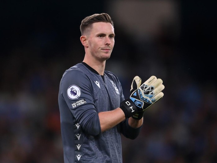 MANCHESTER, ENGLAND - AUGUST 31: Dean Henderson of Nottingham Forest looks on during the Premier League match between Manchester City and Nottingham Forest at Etihad Stadium on August 31, 2022 in Manchester, England. (Photo by Laurence Griffiths/Getty Images)