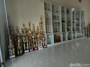 Mengintip Trofi Pasheman90 Garut, Kepsek: Saya Tak Bisa Hitung