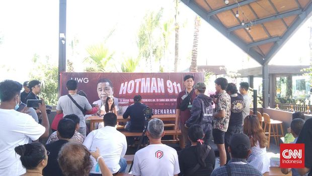 Hotman Paris gelar konsultasi gratif di Atlas Beach Club, Canggu, Jumat (2/9).
