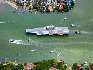 India Pamerkan Kapal Induk Pertama Buatan Dalam Negeri, Lirik China India Pamerkan Kapal Induk Pertama Buatan Dalam Negeri, Lirik China