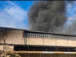 Sudah 10 Jam, Kebakaran Pabrik di Cikarang Masih Belum Padam