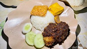 Di Depan GOR Bulungan Ada Nasi Bebek Khas Madura yang Pedas Nendang