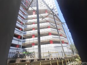 Wanita Tewas di Apartemen Semarang, Polisi: Diduga Loncat dari Lantai 9 Wanita Tewas di Apartemen Semarang, Polisi: Diduga Loncat dari Lantai 9