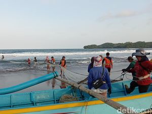 Saat Nelayan Pangandaran Ketiban Rezeki Nomplok