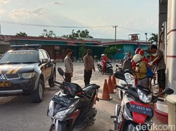 Polisi Ngawi Blusukan ke SPBU di Tengah Isu Kenaikan BBM