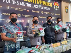 Diberi Upah Rp 10 Juta, Kurir Ditangkap saat Kirim 44 Kg Sabu ke Jakarta