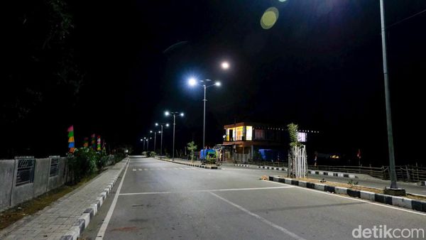 Potret Sunyi Wini NTT Saat Malam Hari