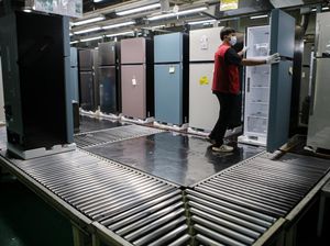 Mengintip Pembuatan Kulkas LG Macaron di Tangerang Banten