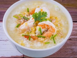 Resep Bubur Udang yang Gurih Segar untuk Penghangat Badan