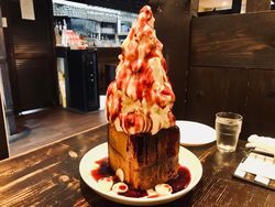 Wouw! Roti Panggang Jumbo Ini Pakai Topping Es Krim 2 Liter