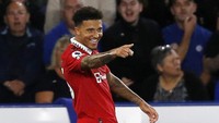 Jadon Sancho tampaknya bakal dipasang di posisi sayap kiri. Foto: Reuters/Craig Brough
