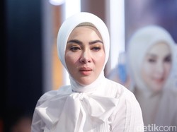 Syahrini Bantu Verrell Bramasta yang Kecopetan di Jepang